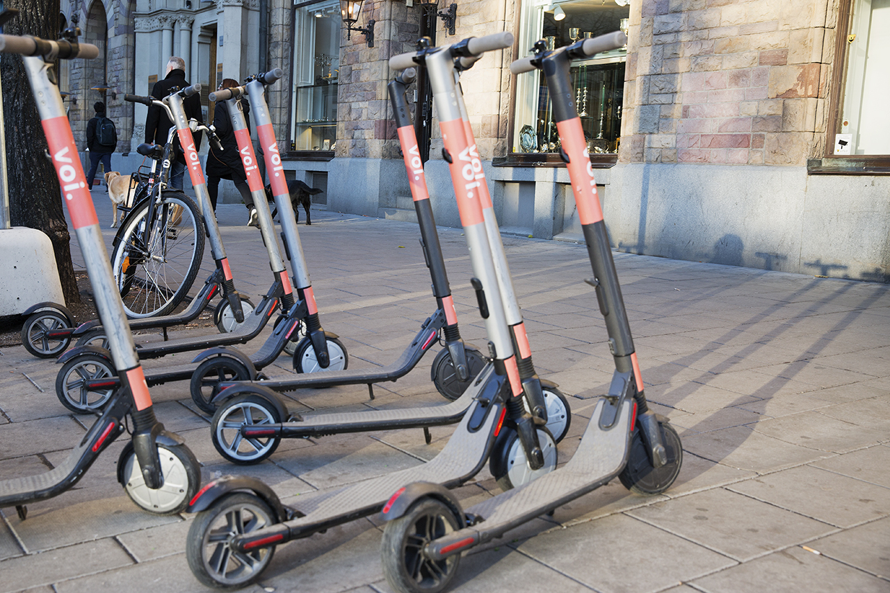 Voi vid Dramaten för att informera om elsparkcykel