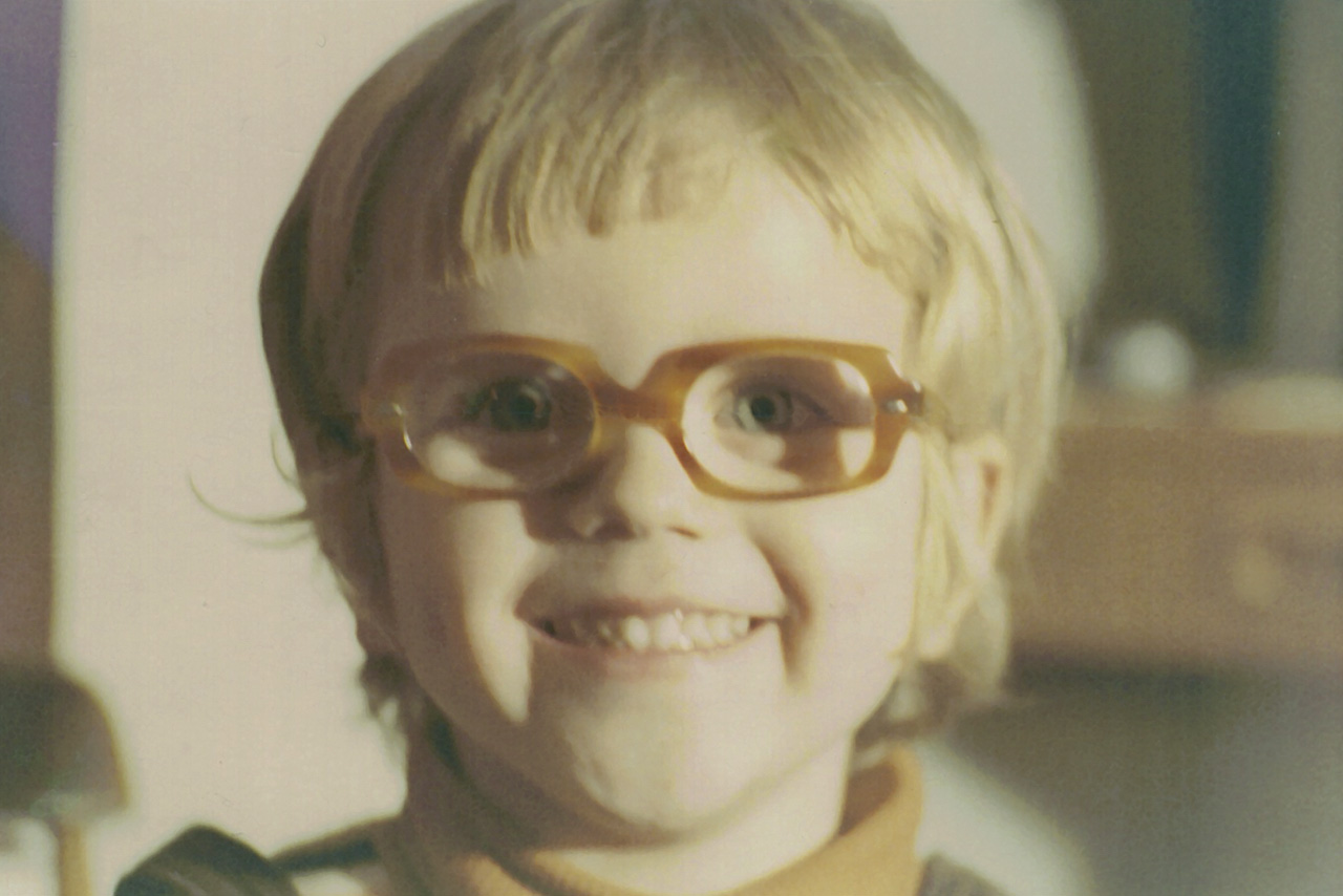 Patric som barn och redan hade glasögon vid 1-2 årsåldern
