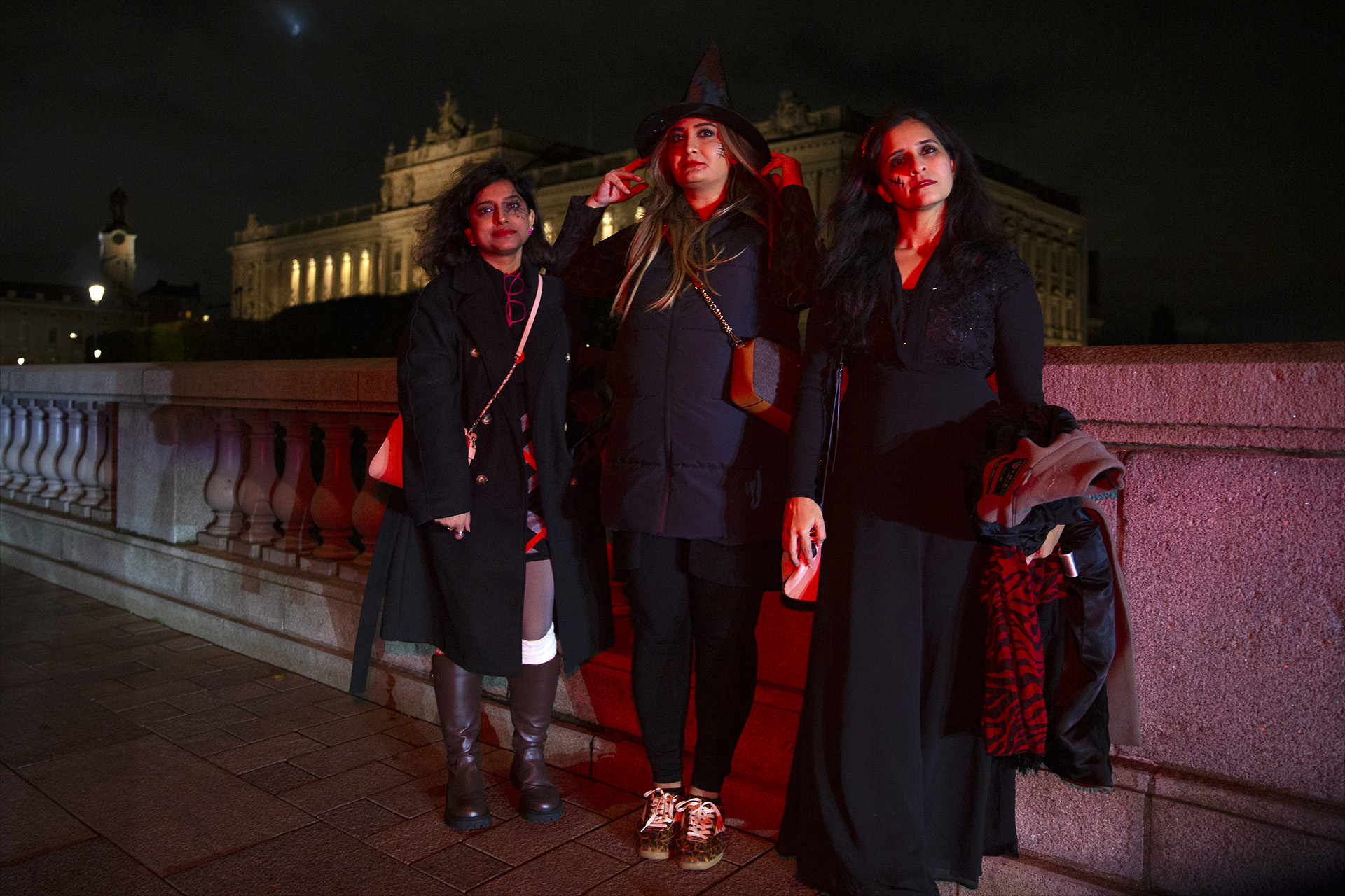 Zombie-Ladies in black, Norrbro