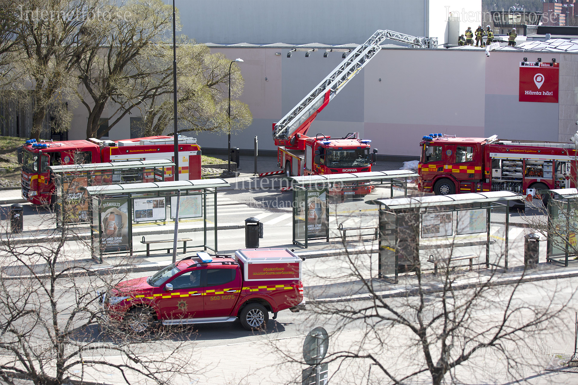 Räddningstjänst på Skärholmens bussplan 19/4-26